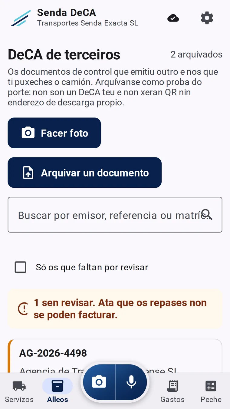 A pantalla de DeCA de terceiros, co botón de facer foto dun documento e o aviso dos que faltan por revisar
